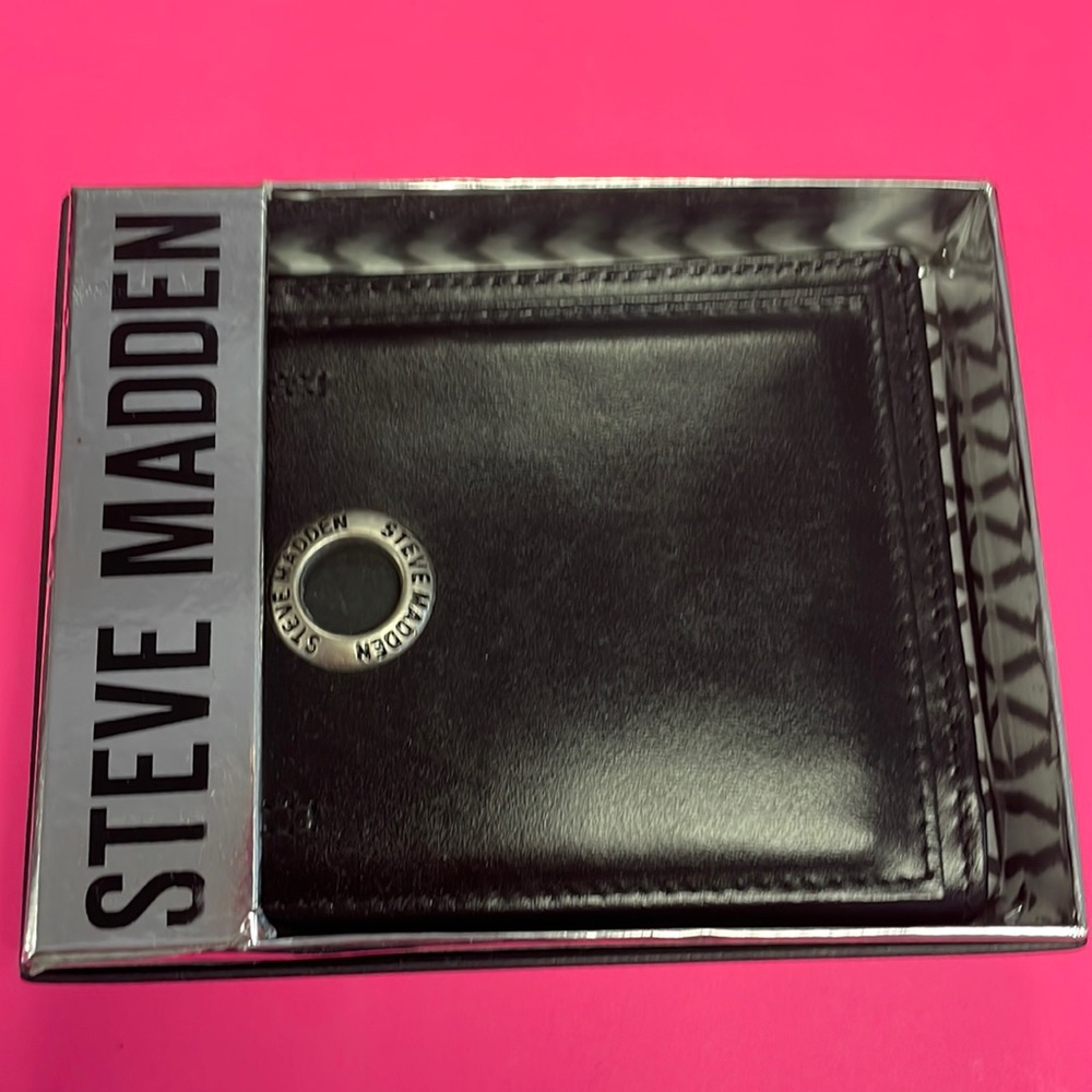 NWT STEVE MADDEN Genuine Black Leather Bifold PassCase Men's Wallet In Box $40